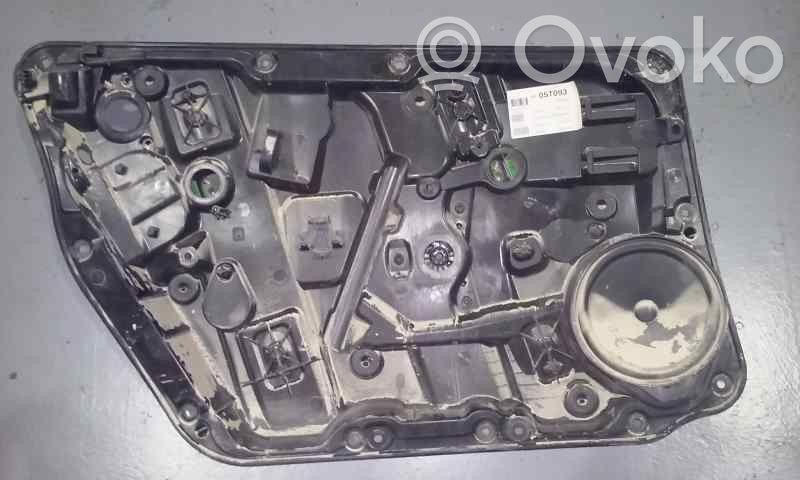 Mercedes-Benz A W176 Front door manual window regulator 