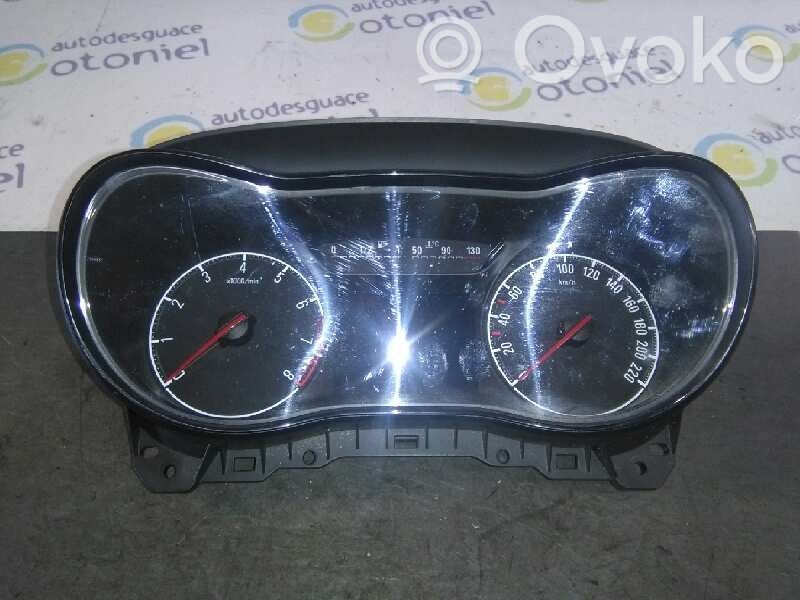 Opel Corsa E Geschwindigkeitsmesser Cockpit 