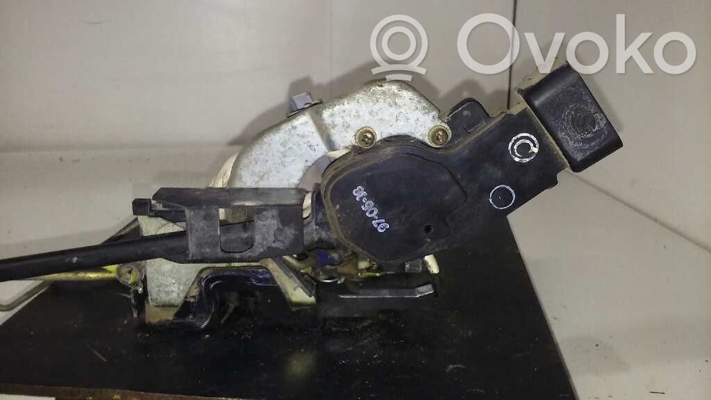 Etuoven lukko   4PINS