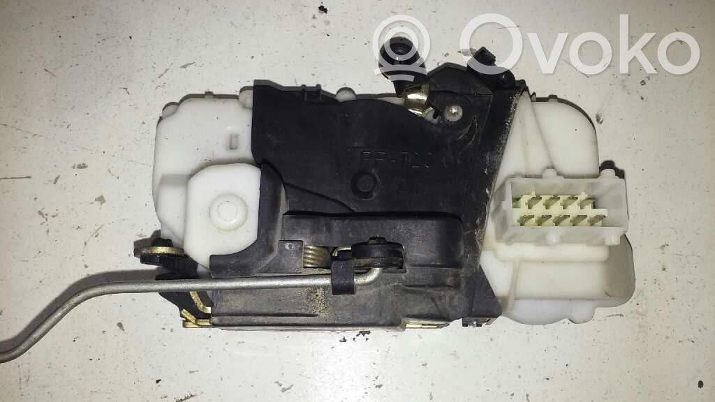 Peugeot 406 Front door lock 