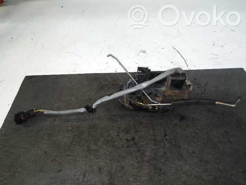 KIA Carens I Serratura portiera anteriore 