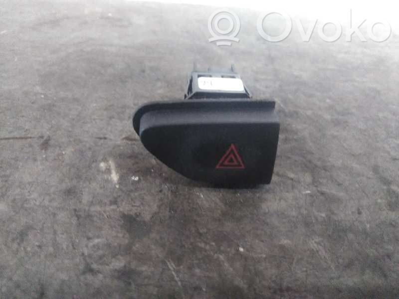 Hazard light switch   262907372R
