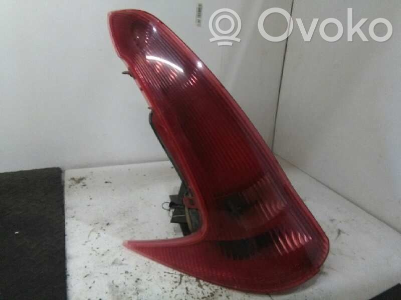 Peugeot 206 Lampă spate în caroserie 