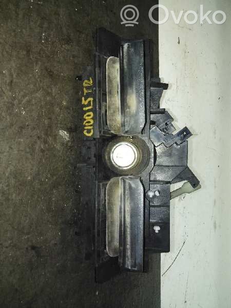Audi A3 S3 8L Takaoven ulkokahva 