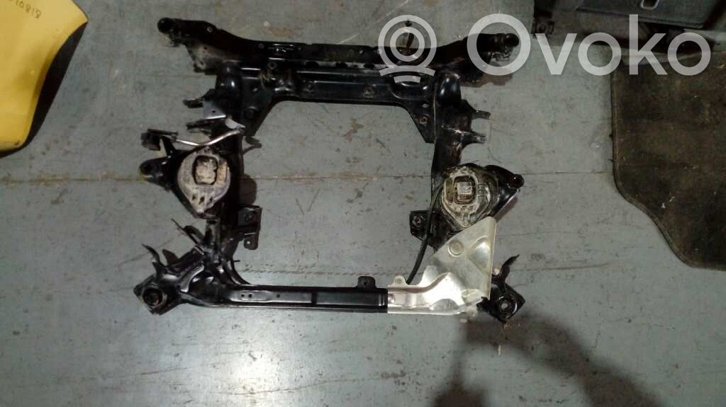 Priekinis traversas   6776763