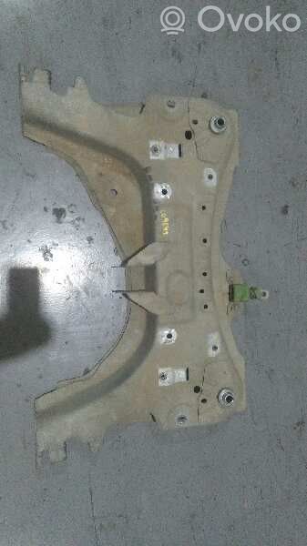 Renault Clio IV Priekinis traversas 