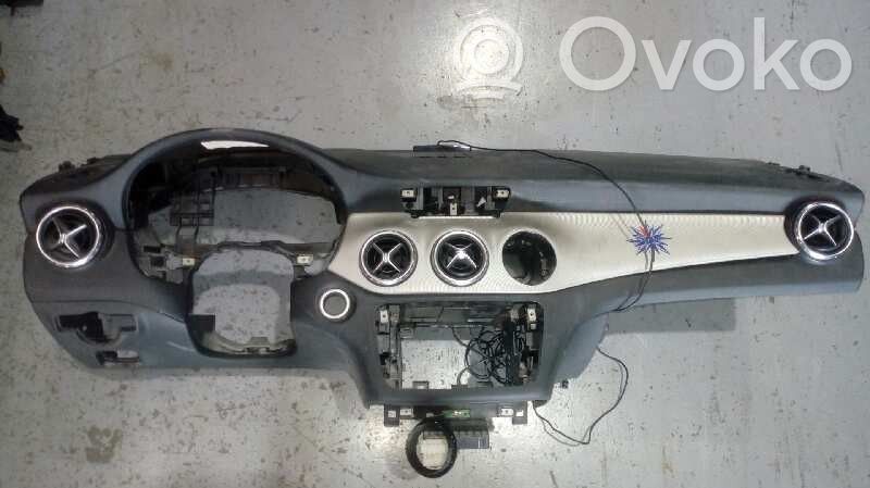 Mercedes-Benz GLA W156 X156 Dashboard 