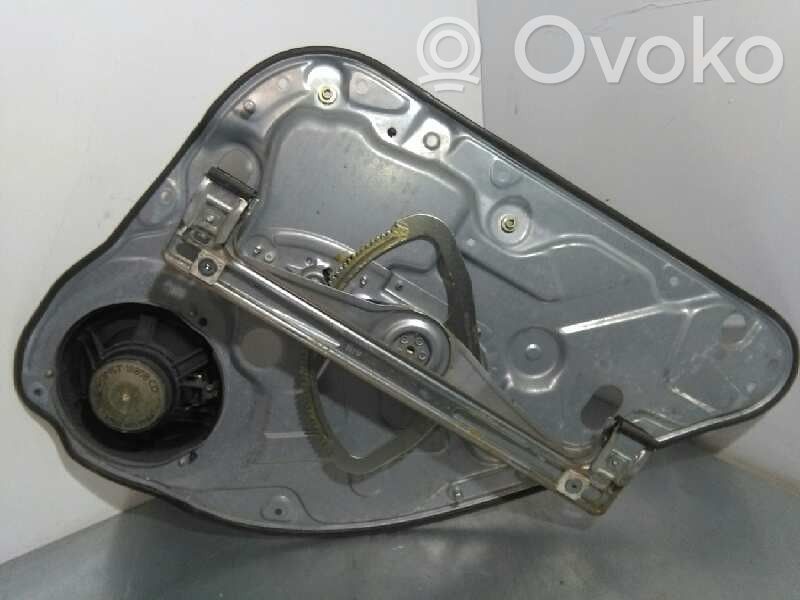Ford Focus Mecanismo para subir la puerta trasera sin motor 