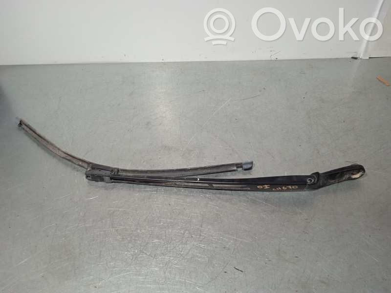Audi Q7 4L Front wiper blade arm 