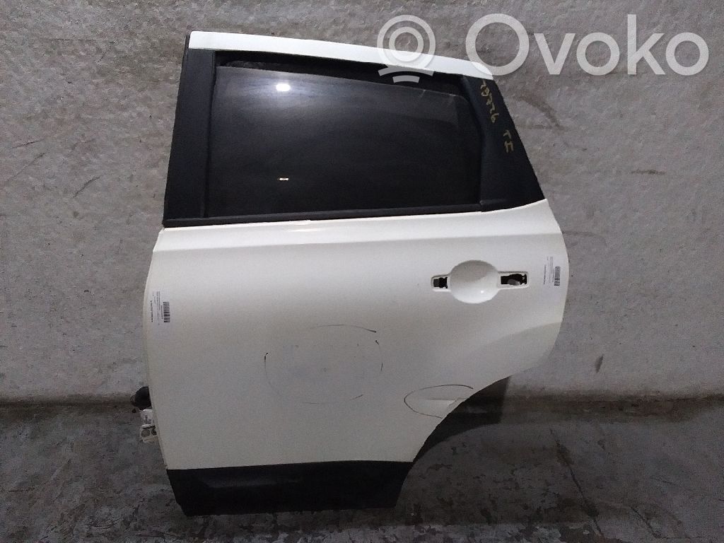 Nissan Qashqai Aizmugurējās durvis 