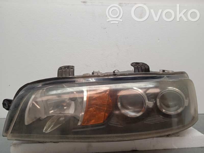 Fiat Punto (188) Faro delantero/faro principal 