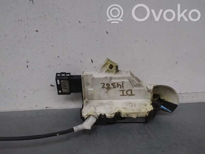 Citroen C3 Front door lock 