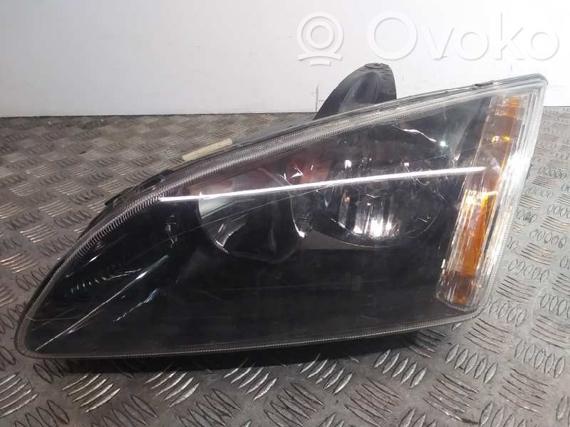 Ford Focus Etu-/Ajovalo 