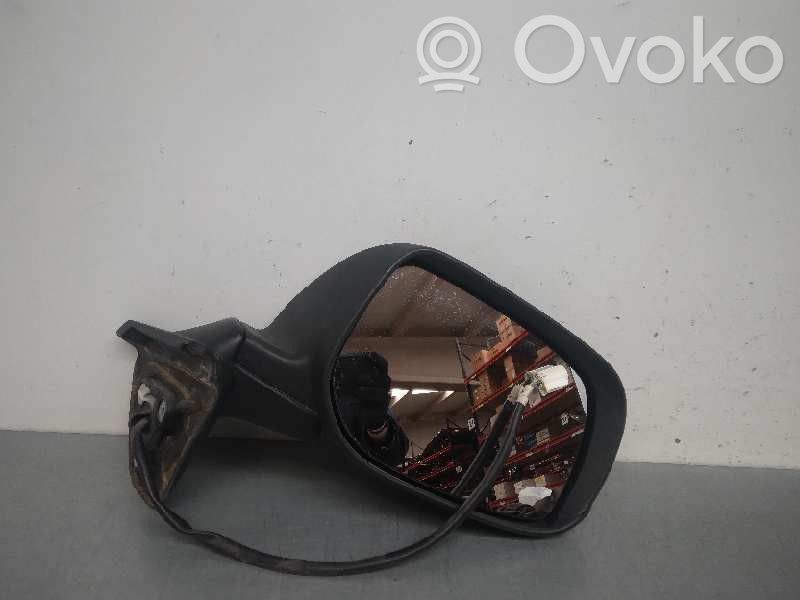 Toyota Auris 150 Front door electric wing mirror 