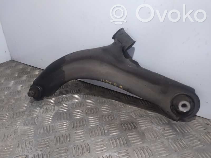 Nissan Note (E11) Braccio di controllo sospensione anteriore