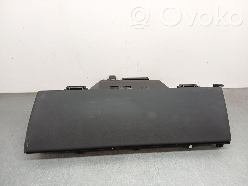 Tesla Model 3 Mantu nodalījums 