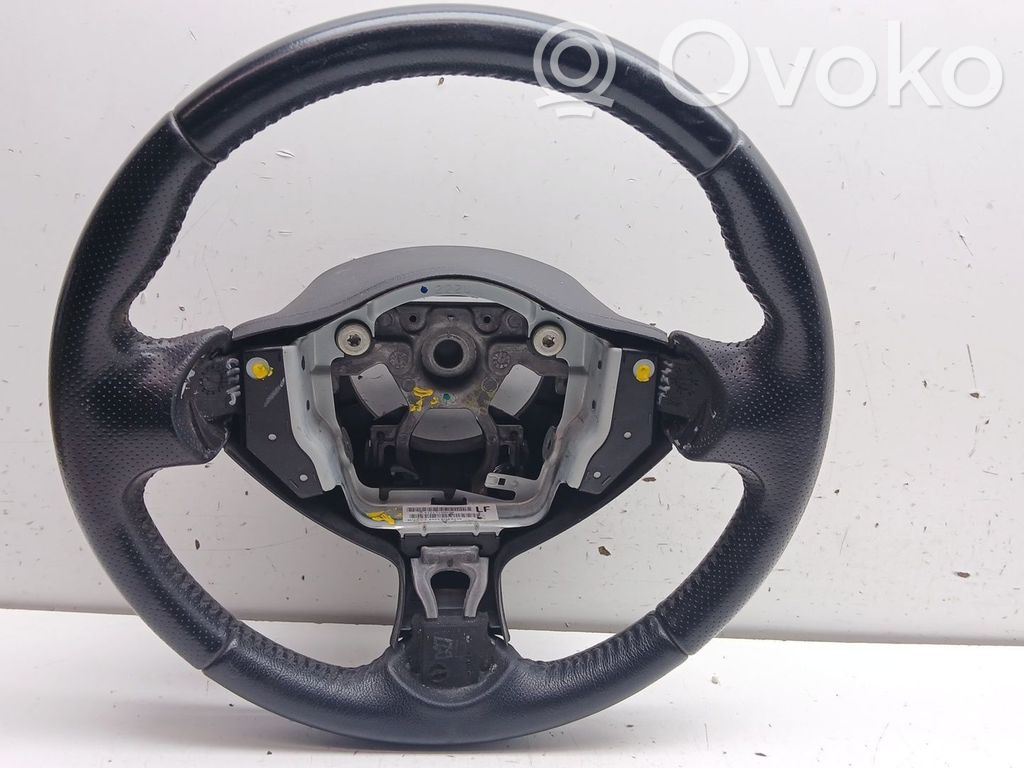Nissan Juke I F15 Volante 
