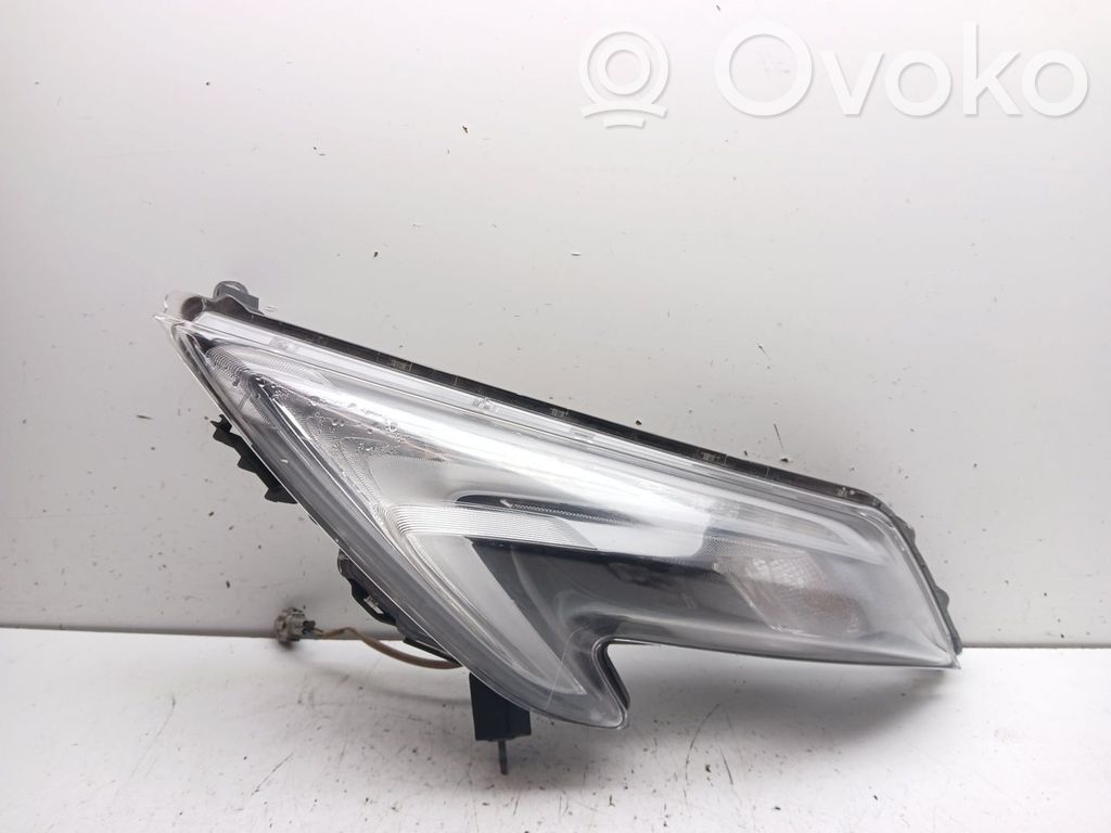 Nissan Juke I F15 Lampa przednia 