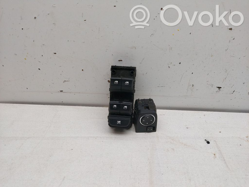 KIA Ceed Electric window control switch 