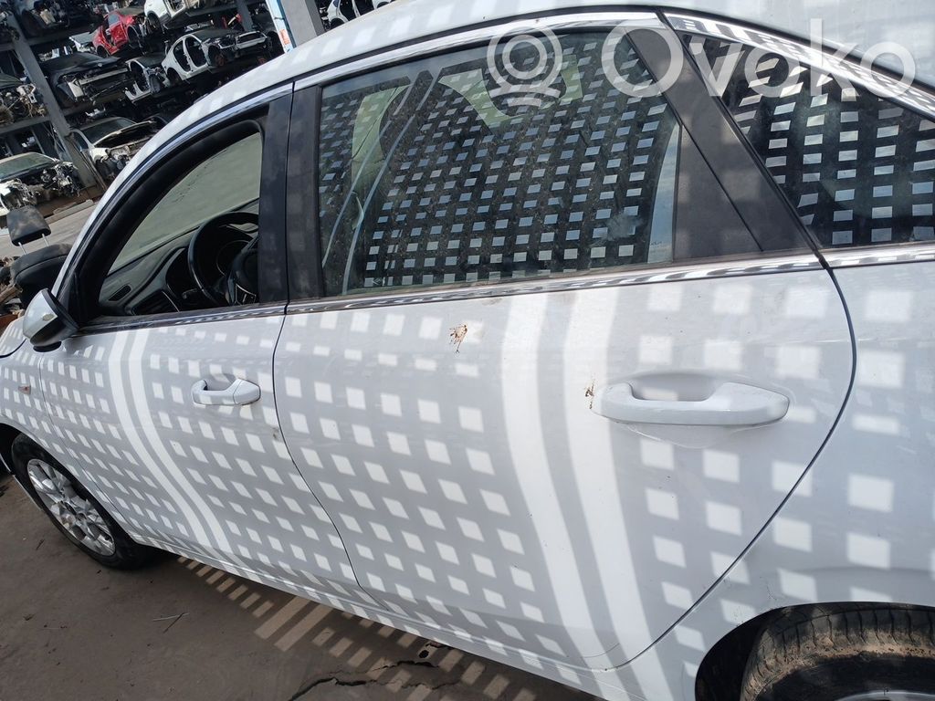 KIA Ceed Rear door 