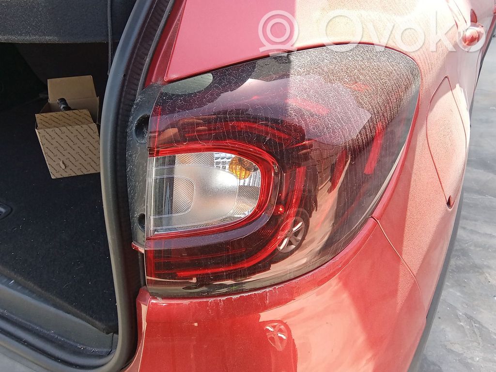 Renault Captur Lampă spate în caroserie 