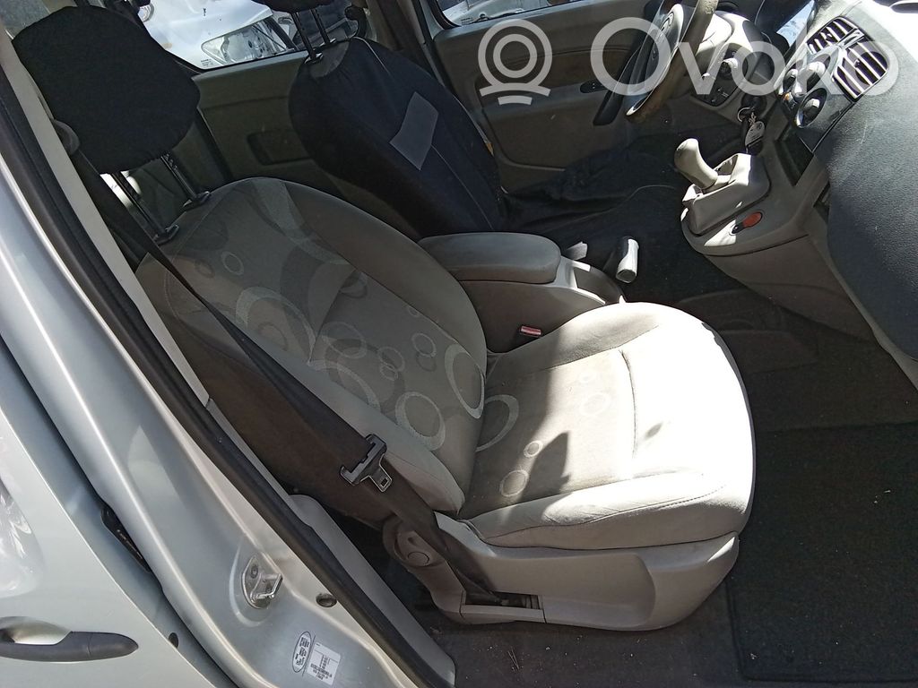 Renault Kangoo I Etumatkustajan istuin 