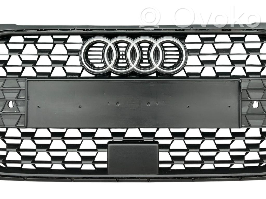 Audi A1 Etupuskurin ylempi jäähdytinsäleikkö 