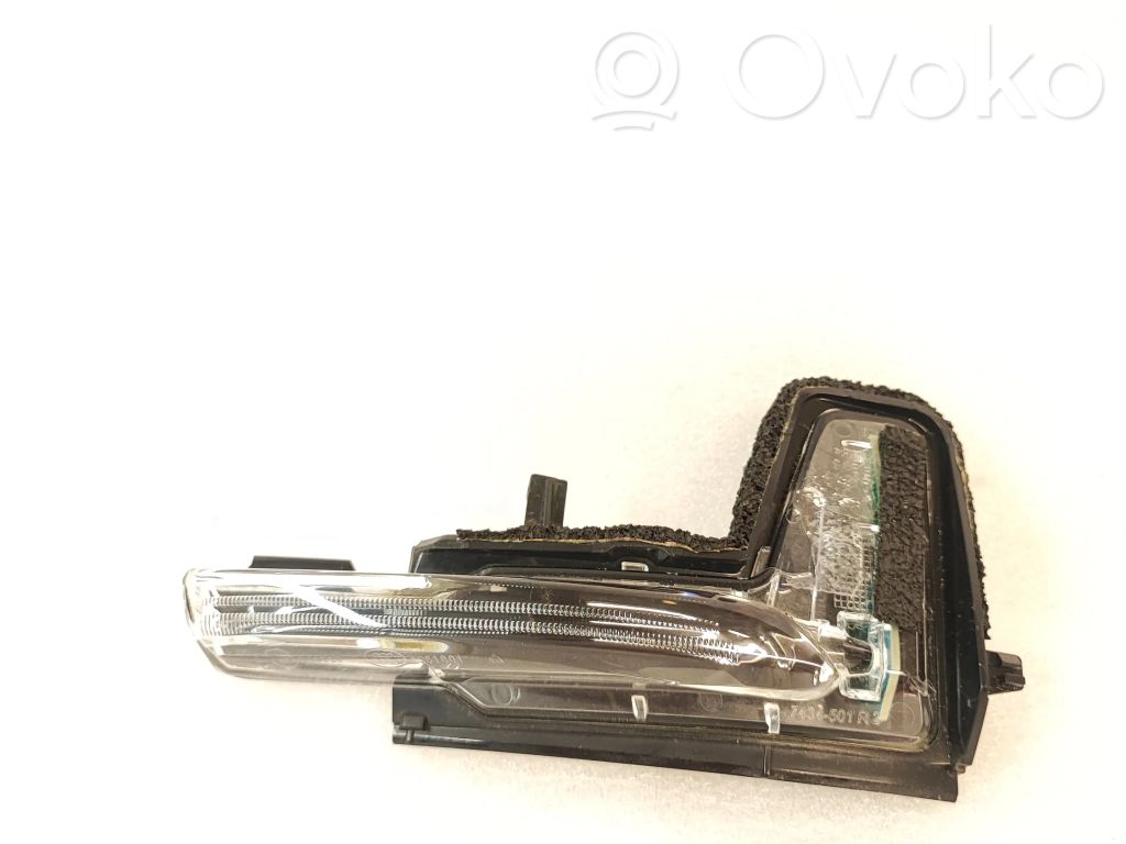 Volvo XC90 Peilin suuntavilkku 
