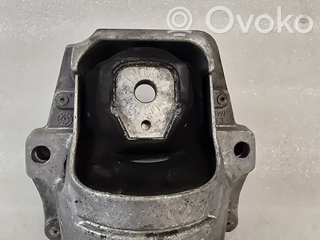 Porsche Macan (95B) Engine mount bracket 