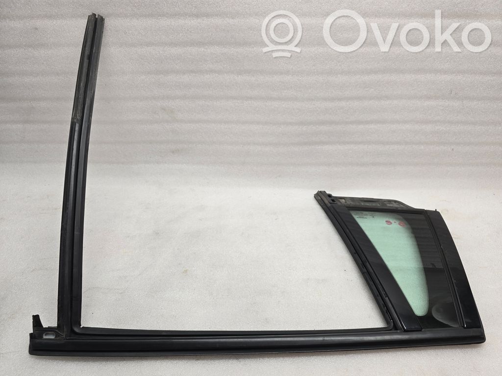 Volvo V60 Ventanilla de ventilación de la puerta trasera 