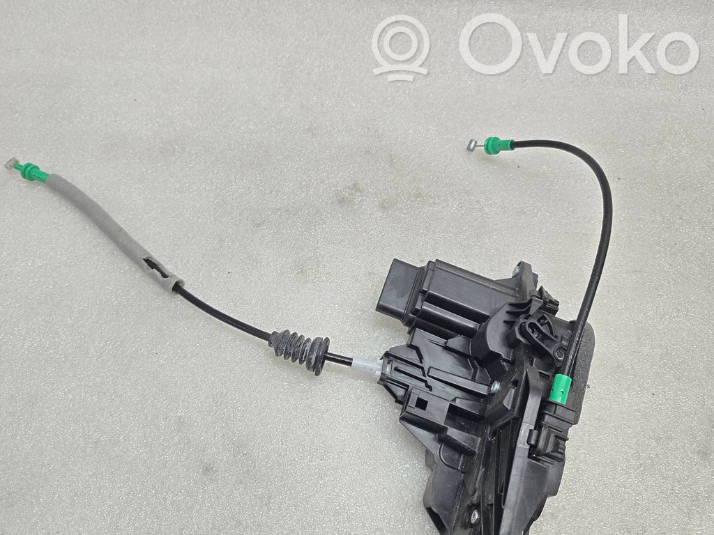 Volvo V60 Priekšpusē slēdzene 
