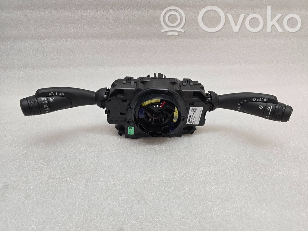 Volvo XC40 Interruptor/palanca de limpiador de luz de giro 