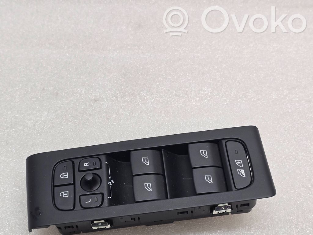Volvo XC40 Przyciski szyb 