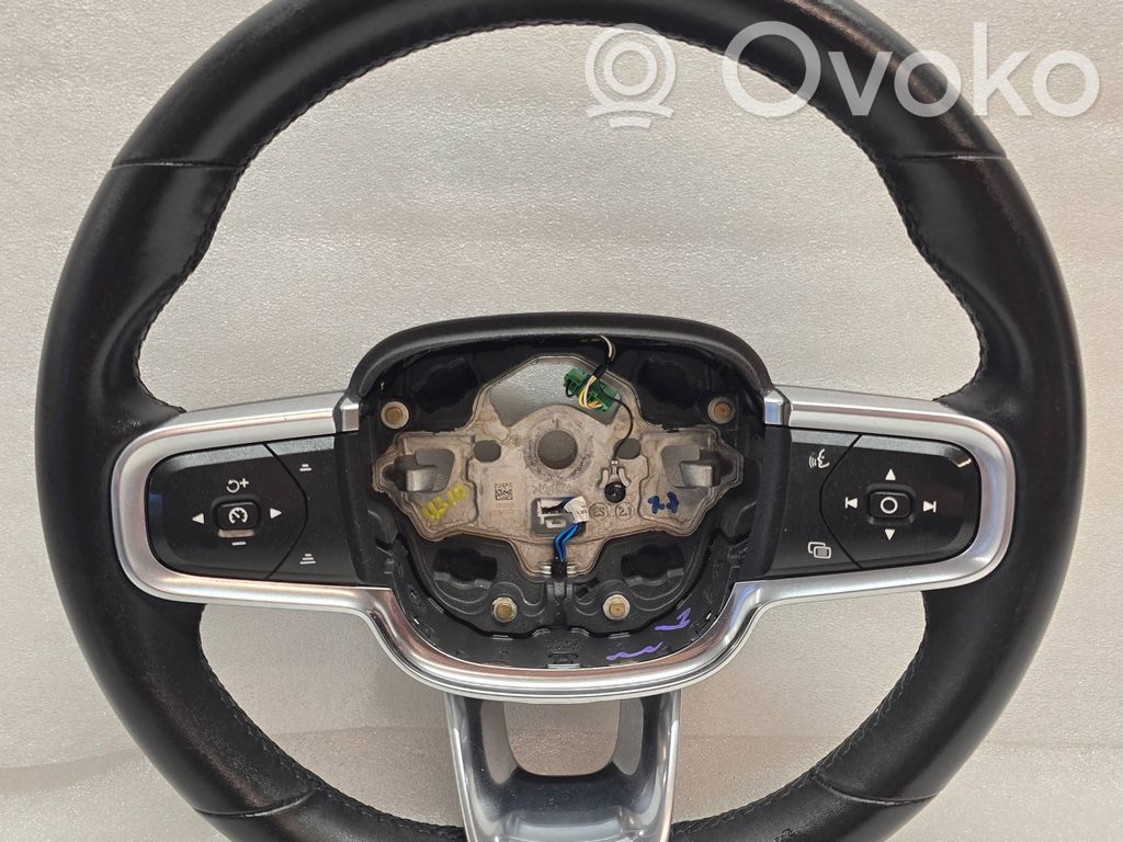 Volvo XC40 Vairas 