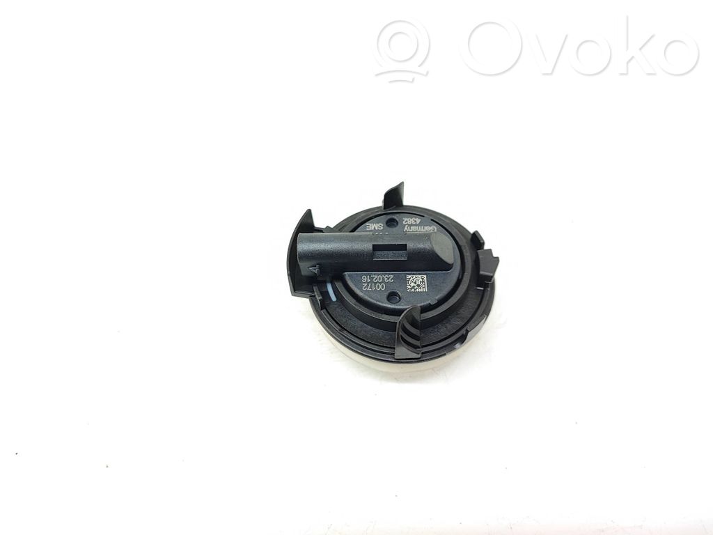 Volkswagen Golf VII Airbag deployment crash/impact sensor 