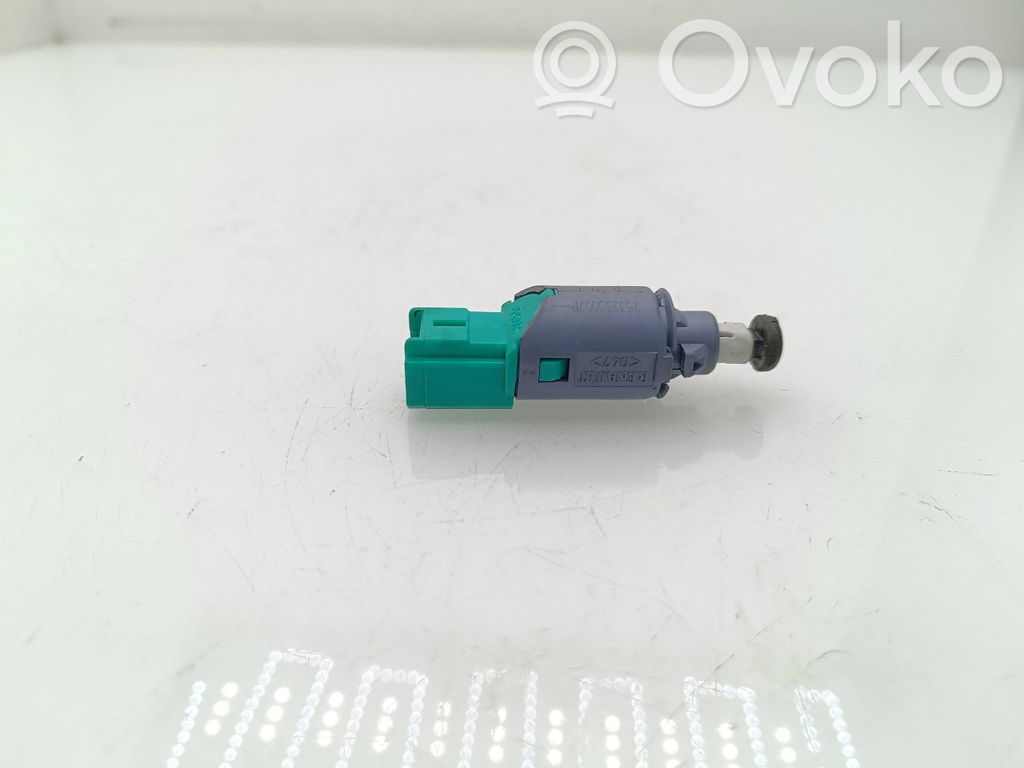 Renault Trafic III (X82) Clutch pedal sensor 