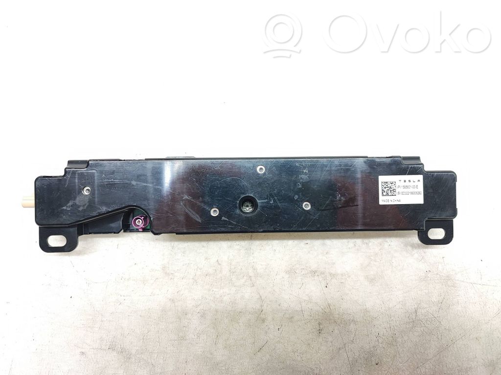 Tesla Model 3 Antenos stiprintuvas 