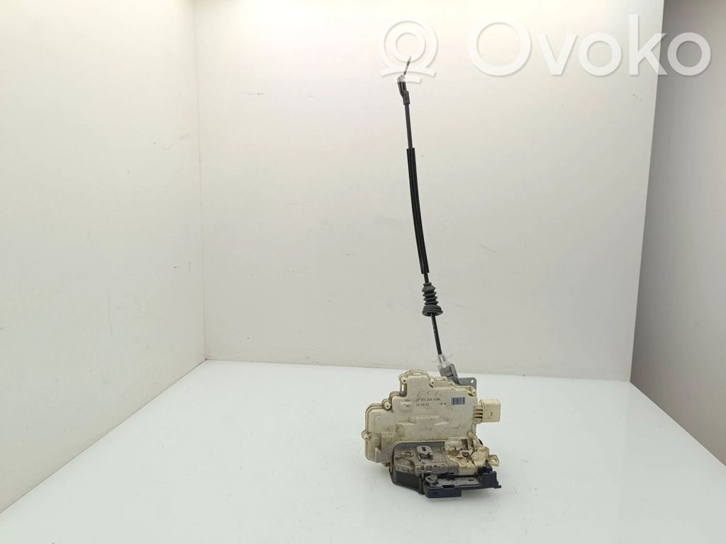 Volkswagen PASSAT B7 Rear door lock 
