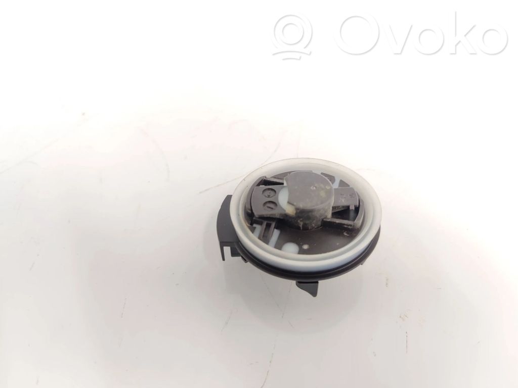 Volkswagen Golf VII Airbag deployment crash/impact sensor 