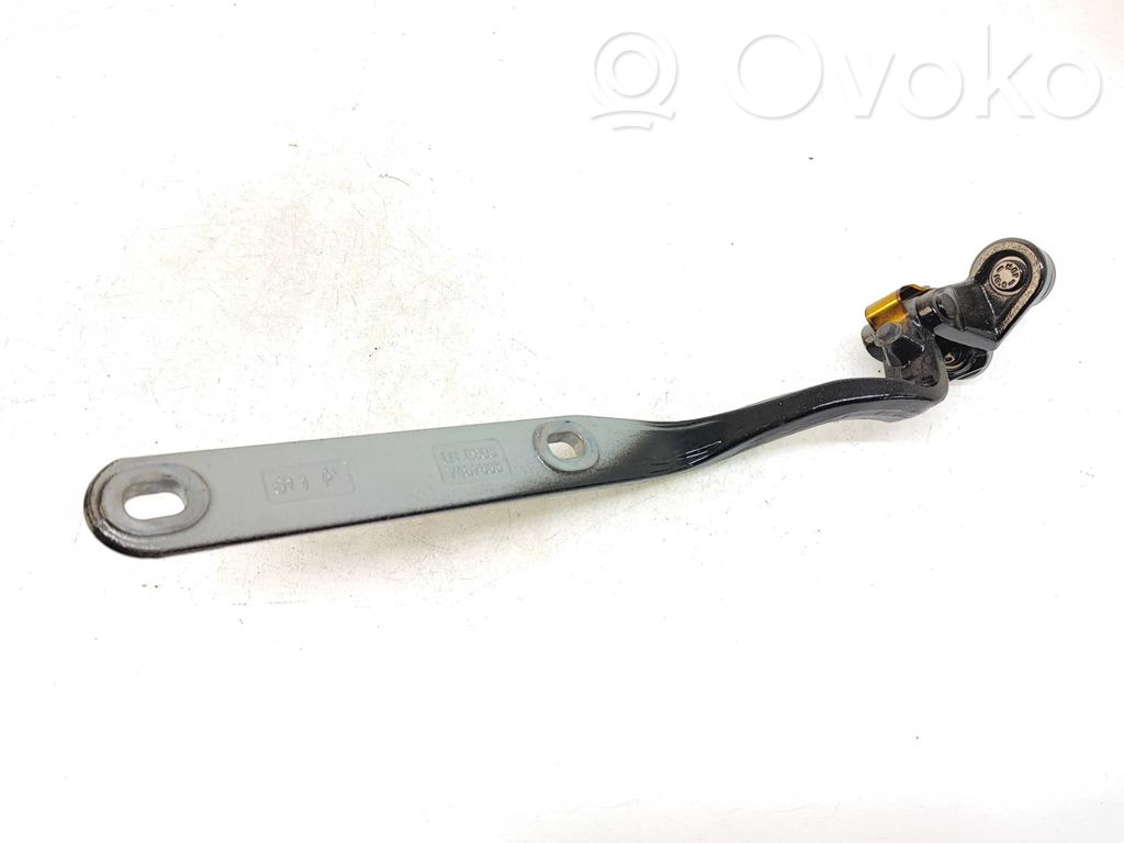 BMW i4 Tailgate/trunk/boot hinge 