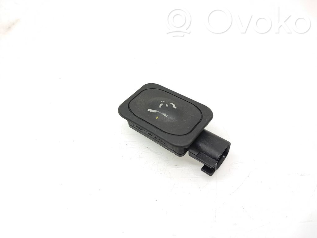 Ford Mondeo MK V Tailgate/boot open switch button 