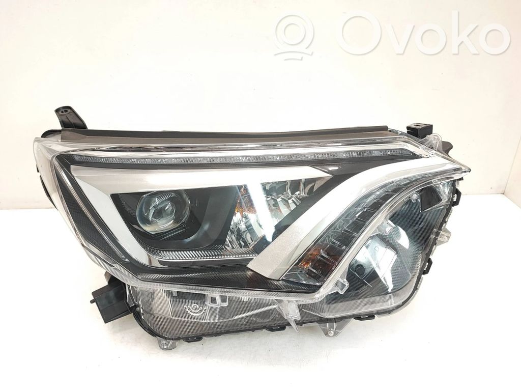 Toyota RAV 4 (XA40) Scheinwerfer 