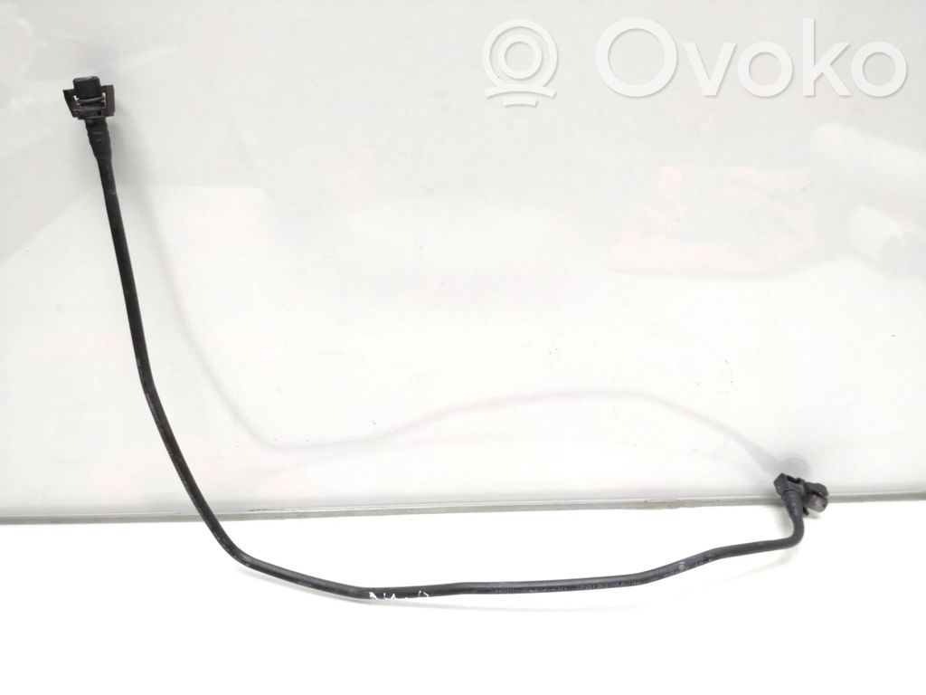 Engine coolant pipe/hose