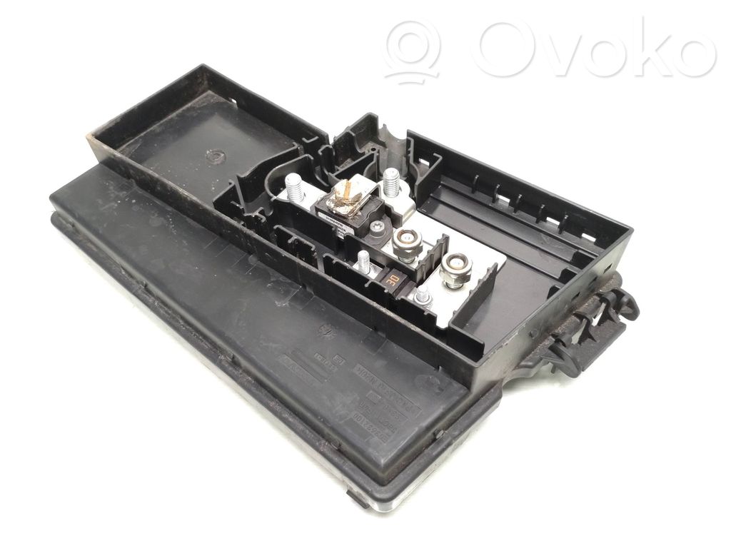 Volvo V40 Fuse box cover 