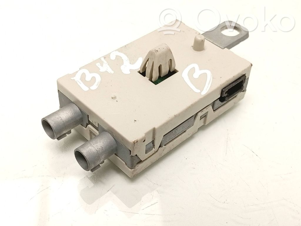 Volvo V40 Antenos stiprintuvas 