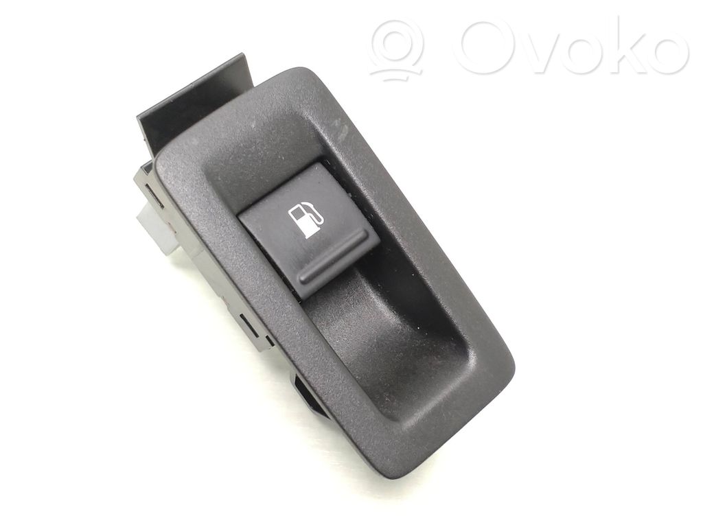 Volkswagen Touran I Fuel tank opening switch 
