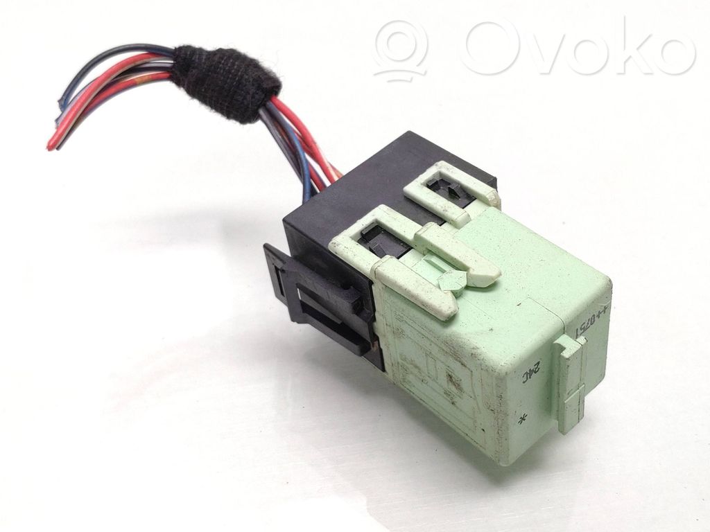 BMW X3 E83 Other relay 