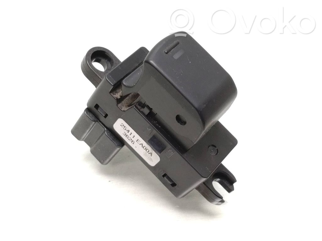 Nissan Pathfinder R51 Electric window control switch 