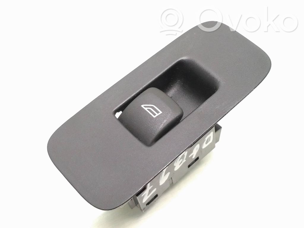 Volvo V40 Electric window control switch 