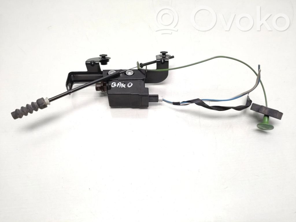 BMW 5 E60 E61 Fuel tank cap lock motor 